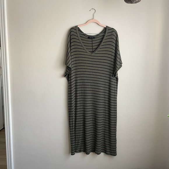 Kaitlyn Boutique / Navy Green & Black Stripe Oversized Midi Dress - Picture 1 of 7